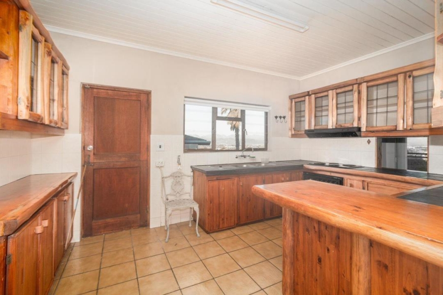 5 Bedroom Property for Sale in Hoheizen Western Cape